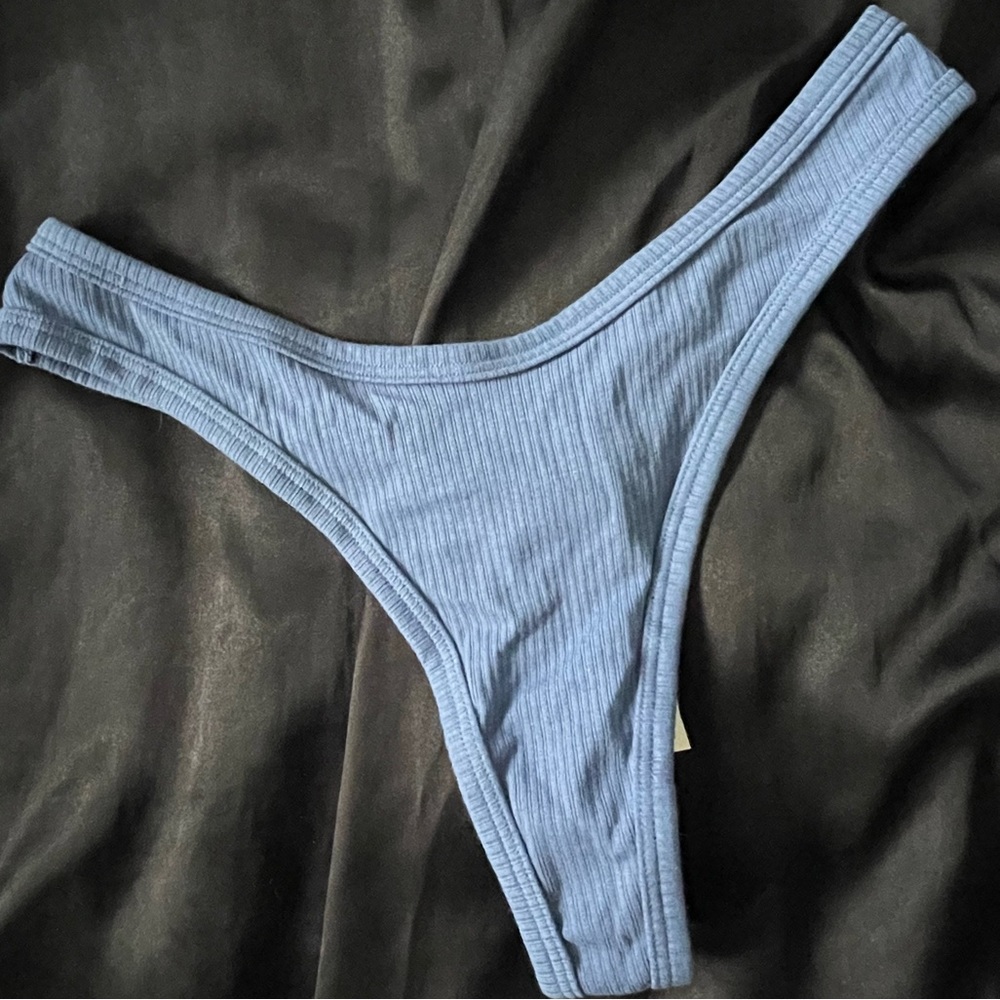 NEW WITH TAGS - Aerie High Cut Thong - Size Medium